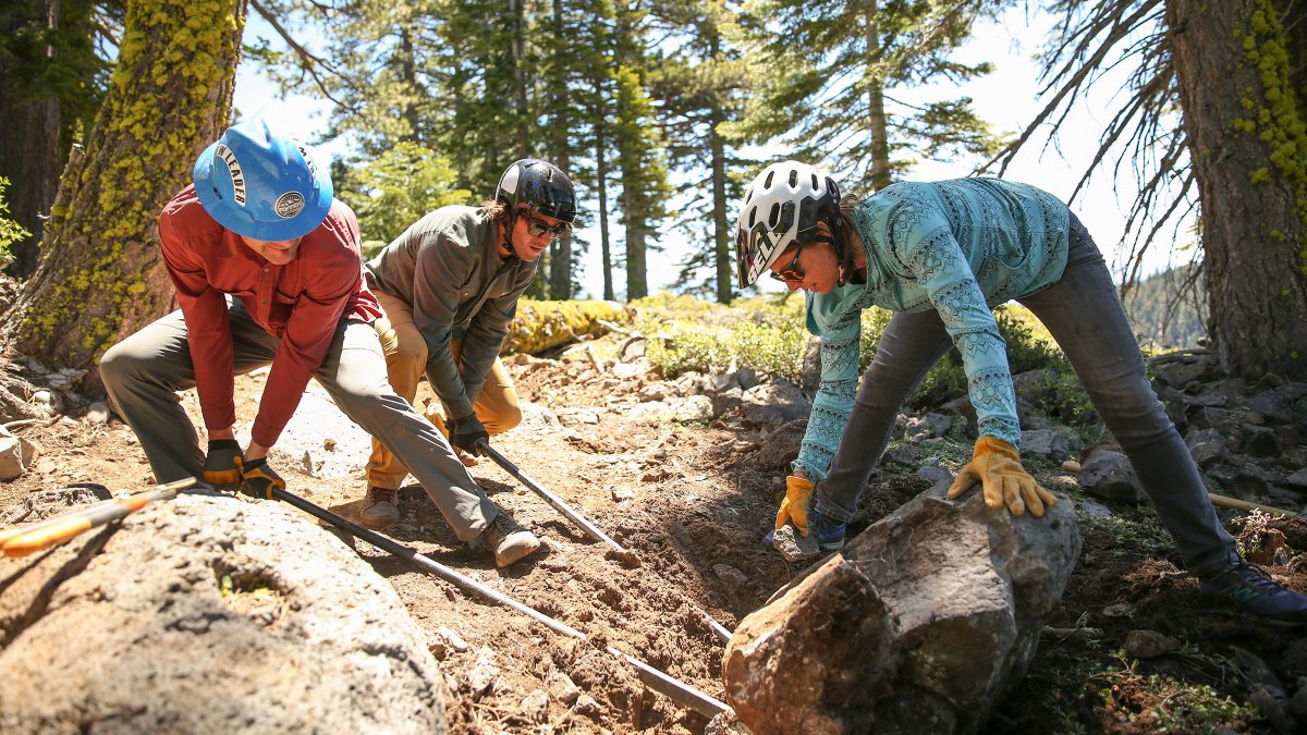 8 Places in the U.S. to Do Volunteer Trail Work